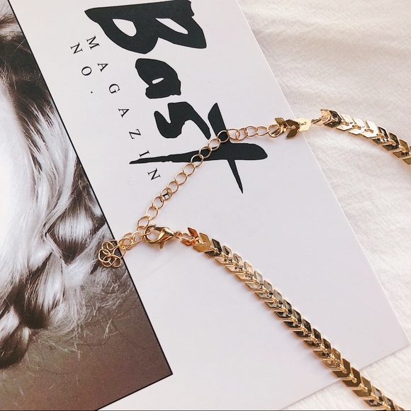 Gold Dainty Minimalist Pearl Chocker - Picture 5 of 6